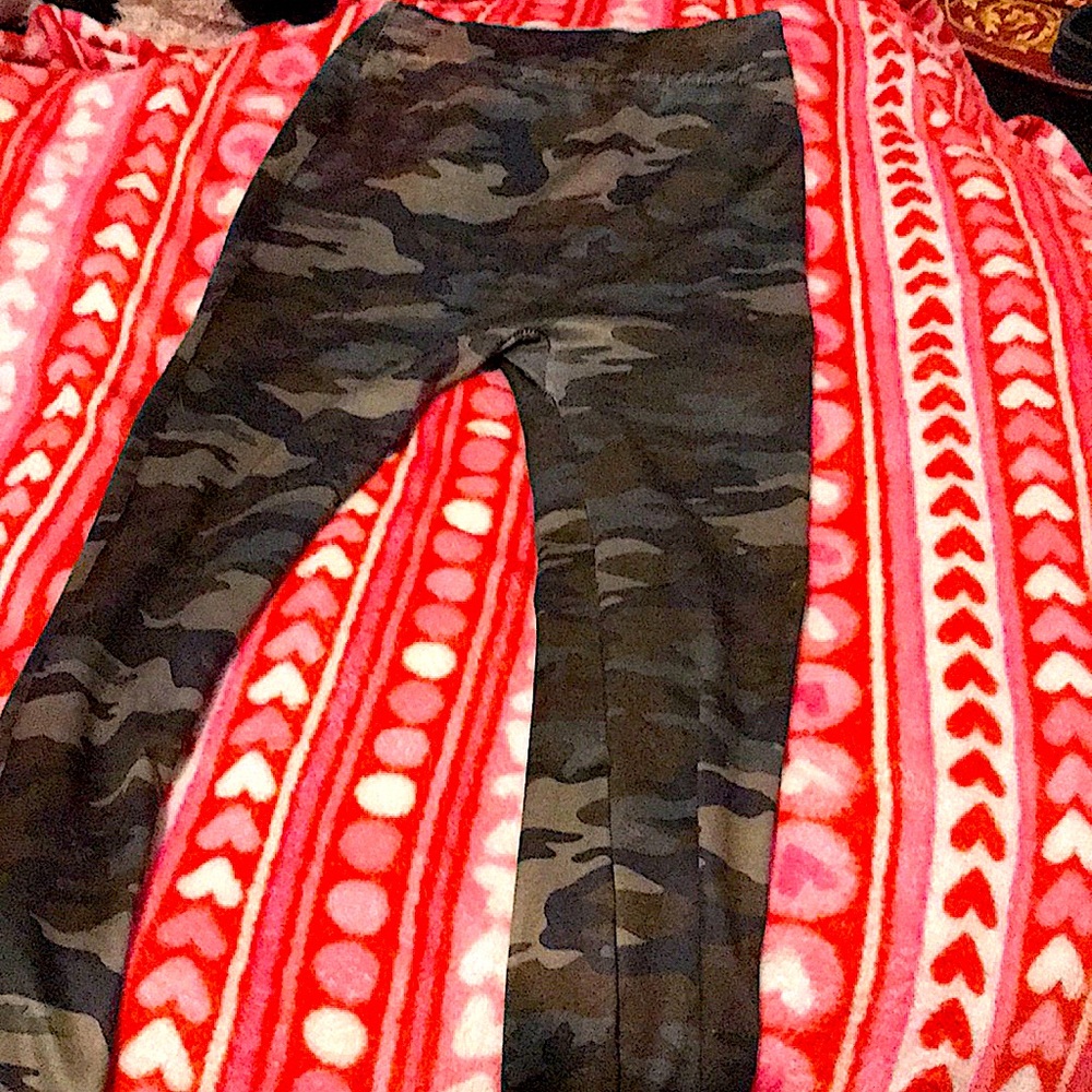 Camouflaged leggings
